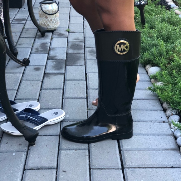 Michael Kors rain boots!! - Picture 14 of 16